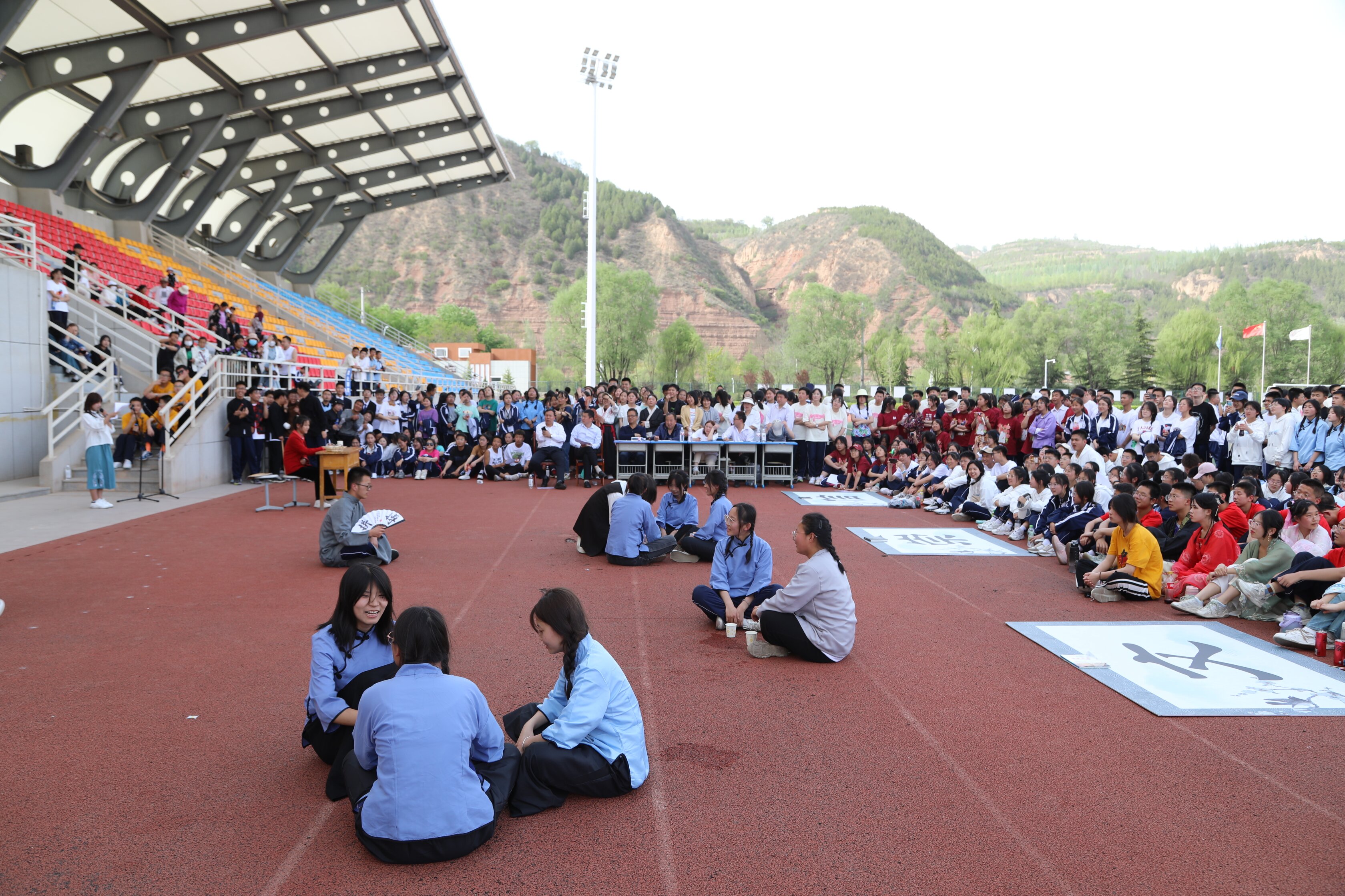 体育场充满着浓浓的书香味