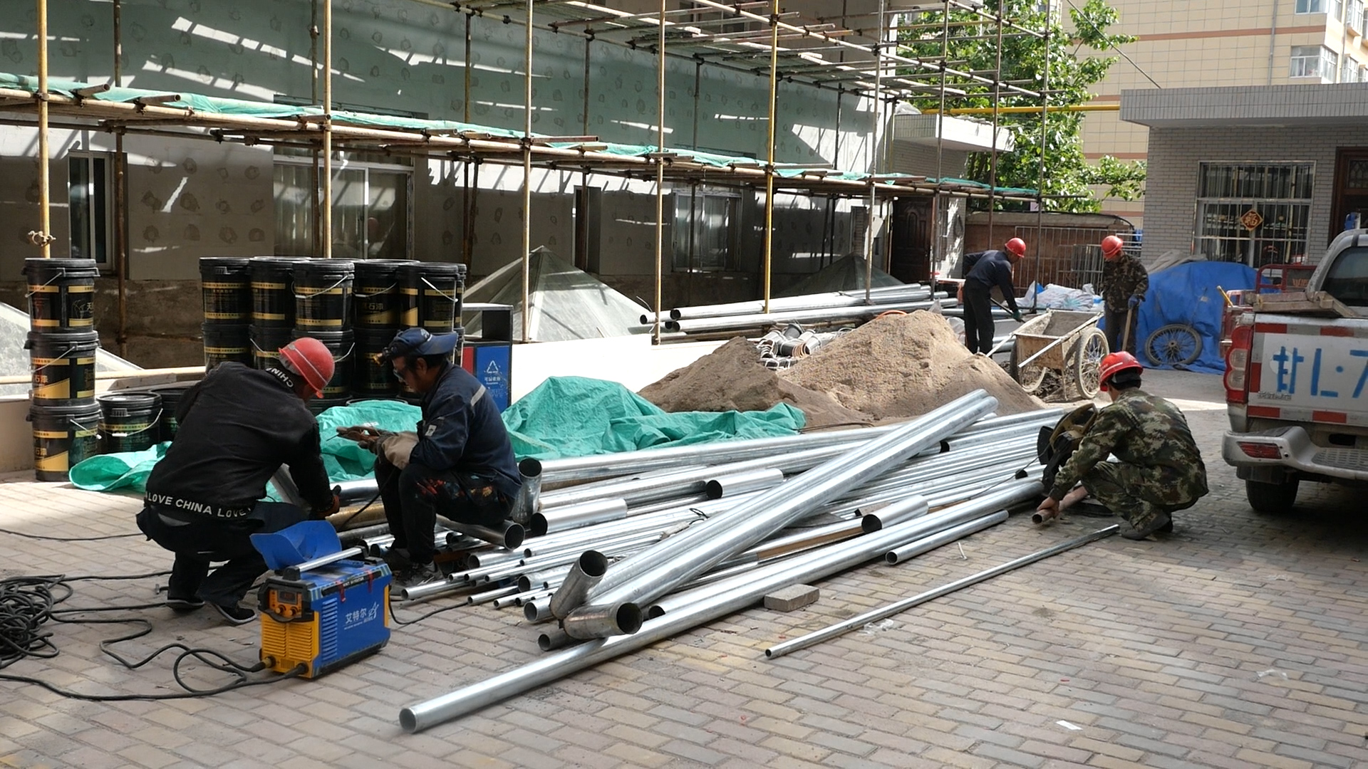 P1590141.00_01_30_04.Still004